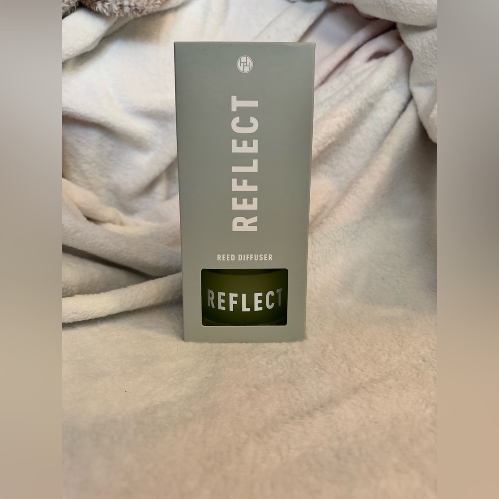 Huntington Home Reflect Reed Diffuser - Grey/ Green